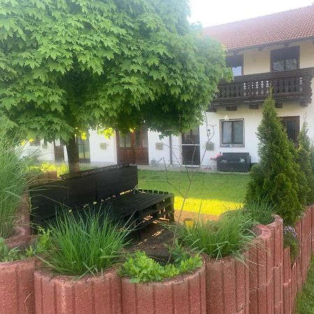 Ferienwohnung Am Ponyhof Altötting Exteriér fotografie
